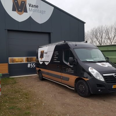Bus en loods Vane Montage